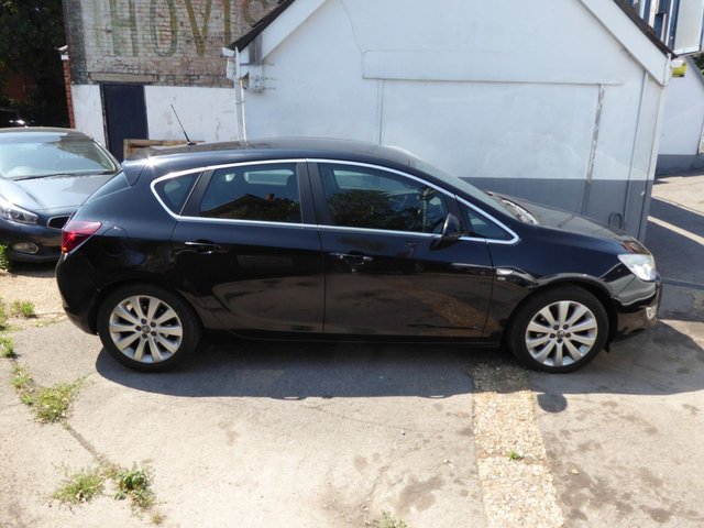 View our Vauxhall Astra range