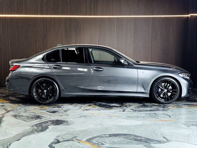 View our BMW 3 SERIES