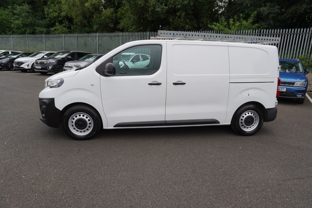 2022 PEUGEOT EXPERT 1.5 BlueHDi 1000 Professional Premium Standard Panel Van 6dr Diesel Manual - vehicle photo 11 for sale on PureCar