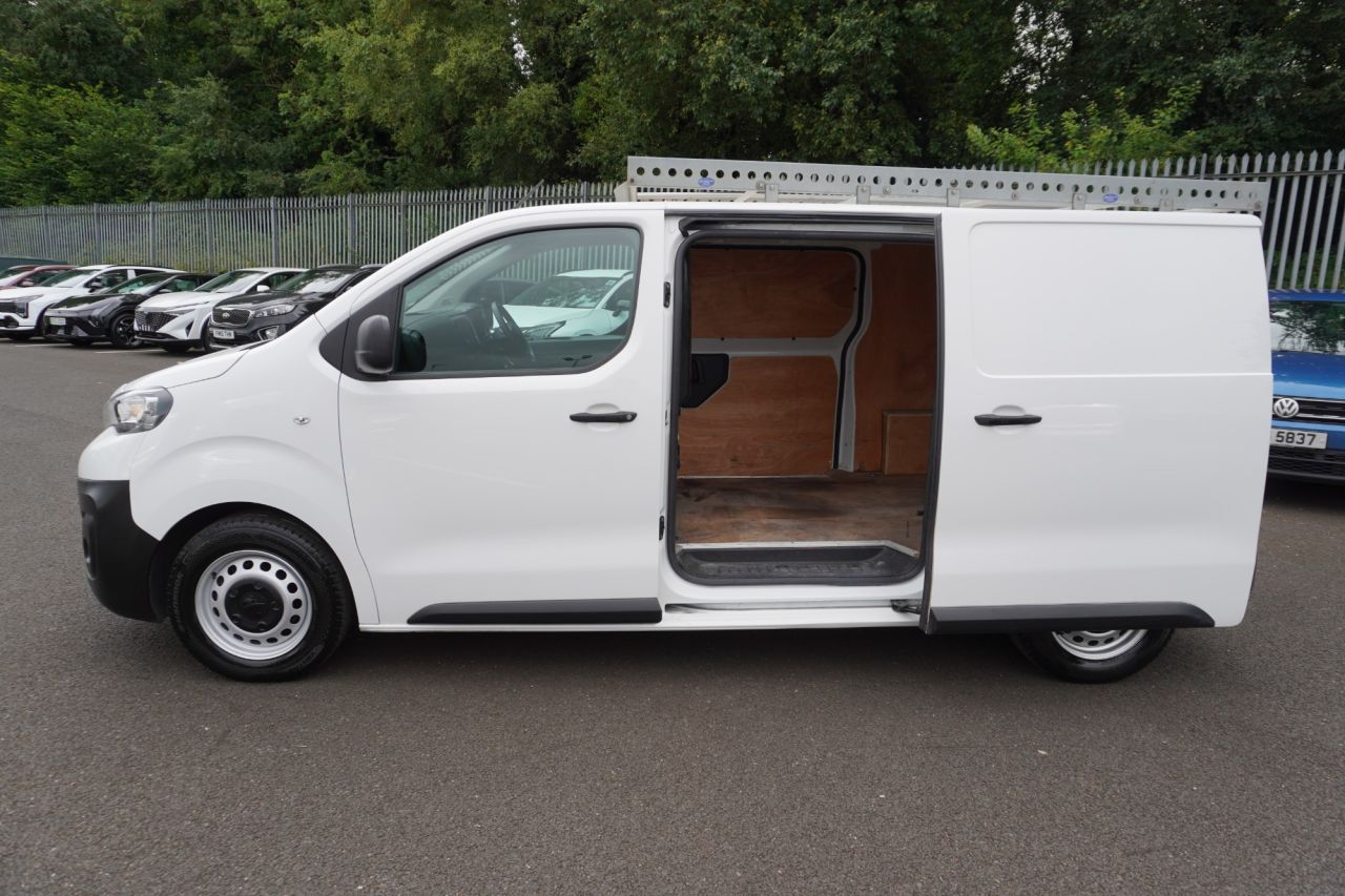 2022 PEUGEOT EXPERT 1.5 BlueHDi 1000 Professional Premium Standard Panel Van 6dr Diesel Manual - vehicle photo 12 for sale on PureCar