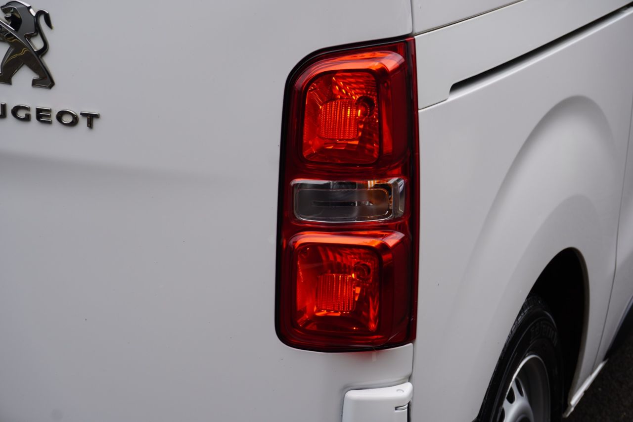 2022 PEUGEOT EXPERT 1.5 BlueHDi 1000 Professional Premium Standard Panel Van 6dr Diesel Manual - vehicle photo 14 for sale on PureCar