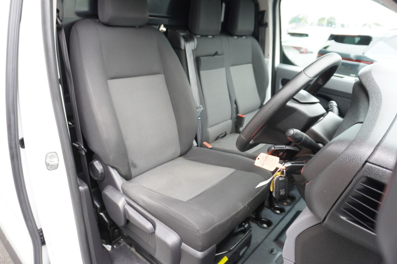 2022 PEUGEOT EXPERT 1.5 BlueHDi 1000 Professional Premium Standard Panel Van 6dr Diesel Manual - vehicle photo 21 for sale on PureCar