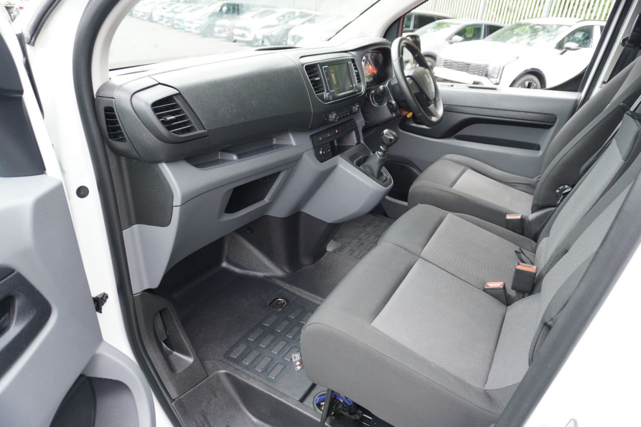 2022 PEUGEOT EXPERT 1.5 BlueHDi 1000 Professional Premium Standard Panel Van 6dr Diesel Manual - vehicle photo 26 for sale on PureCar