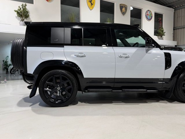 View our LAND ROVER DEFENDER