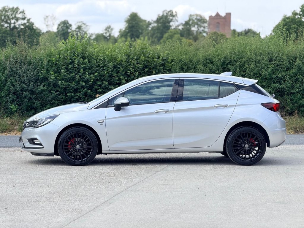 USED 2017 VAUXHALL ASTRA 1.6 CDTi ecoFLEX Elite Nav Hatchback 5dr Diesel Manual Euro 6 (s/s) (110 ps) 7 Services|Rear & Front Sensors|SatNav|Heated Seats|Heated Steering|