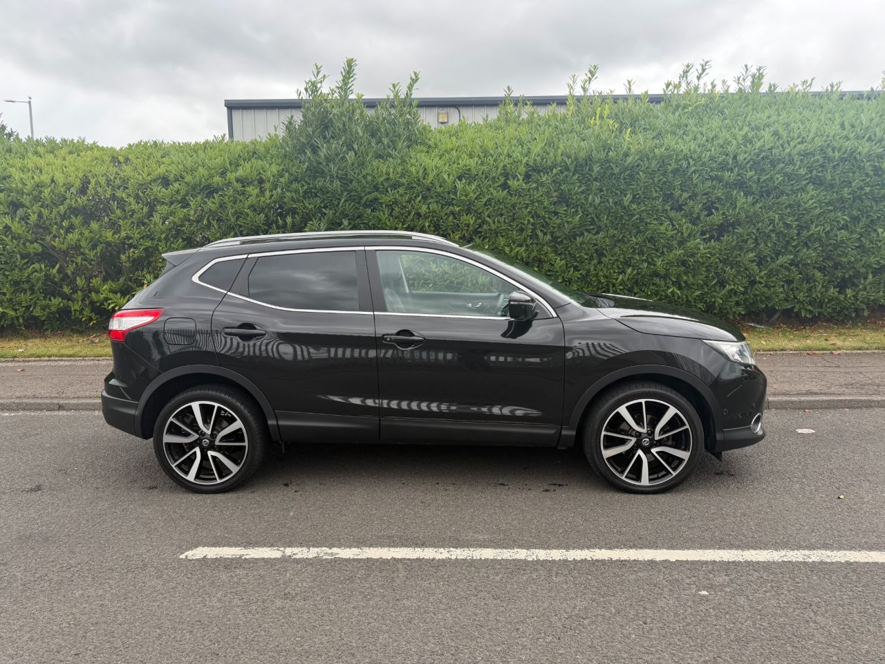 2015 NISSAN QASHQAI 1.5 dCi Tekna SUV 5dr Diesel Manual 2WD Euro 6 (s/s) (110 ps) - vehicle photo 4 for sale on PureCar
