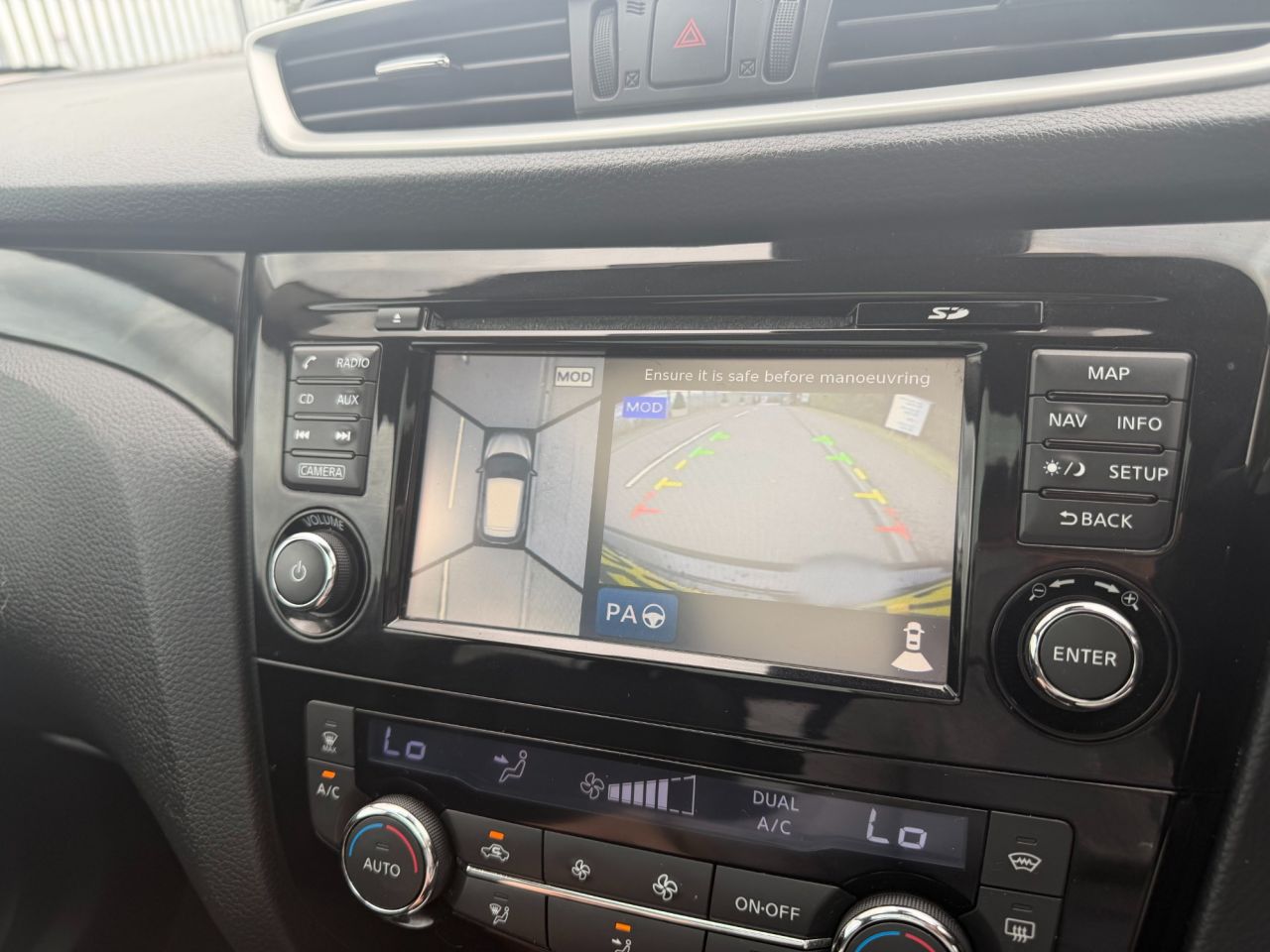 2015 NISSAN QASHQAI 1.5 dCi Tekna SUV 5dr Diesel Manual 2WD Euro 6 (s/s) (110 ps) - vehicle photo 16 for sale on PureCar