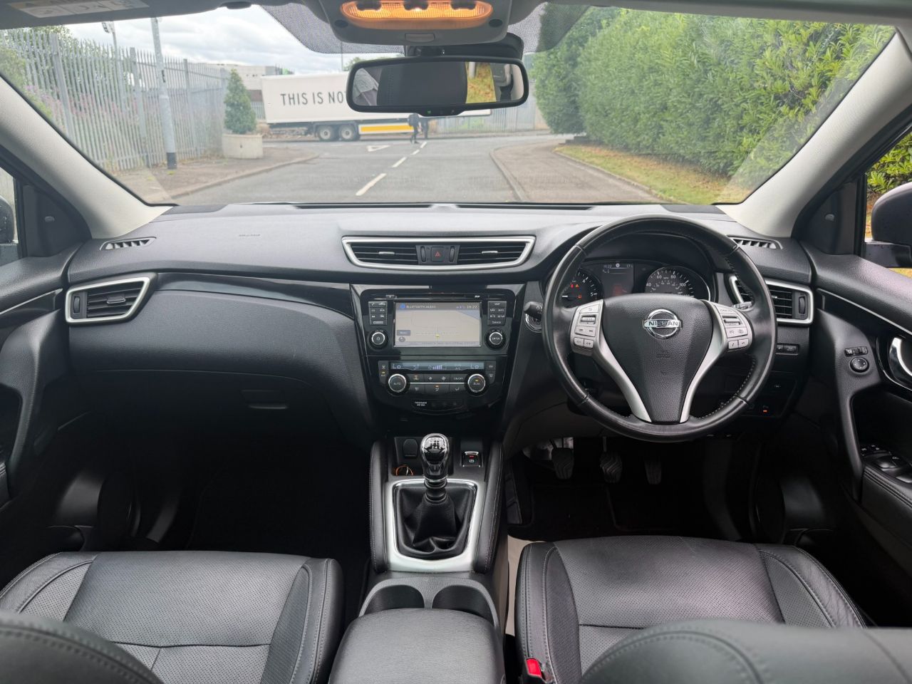 2015 NISSAN QASHQAI 1.5 dCi Tekna SUV 5dr Diesel Manual 2WD Euro 6 (s/s) (110 ps) - vehicle photo 20 for sale on PureCar