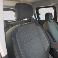 USED 2025 74 VAUXHALL Combo Life Electric 52kWh Design XL MPV 5dr Electric Auto (11kW Charger) (136 ps) 