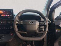 USED 2025 74 VAUXHALL Combo Life Electric 52kWh Design XL MPV 5dr Electric Auto (11kW Charger) (136 ps) 