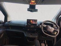 USED 2025 74 VAUXHALL Combo Life Electric 52kWh Design XL MPV 5dr Electric Auto (11kW Charger) (136 ps) 