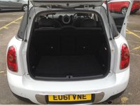 USED 2011 61 MINI COUNTRYMAN 1.6 Cooper SUV 5dr Petrol Manual Euro 5 (s/s) (122 ps) Stunning Low Mileage Countryman With Over &pound;10K's Of Optional Equitment !