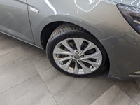 USED 2017 17 VAUXHALL ASTRA 1.6 CDTi BlueInjection Tech Line Hatchback 5dr Diesel Manual Euro 6 (s/s) (136 ps) Tech line with colour sat nav