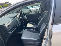 USED 2020 20 TOYOTA YARIS 1.5 VVT-i Y20 Bi-tone Hatchback 5dr Petrol CVT Euro 6 (111 ps) 