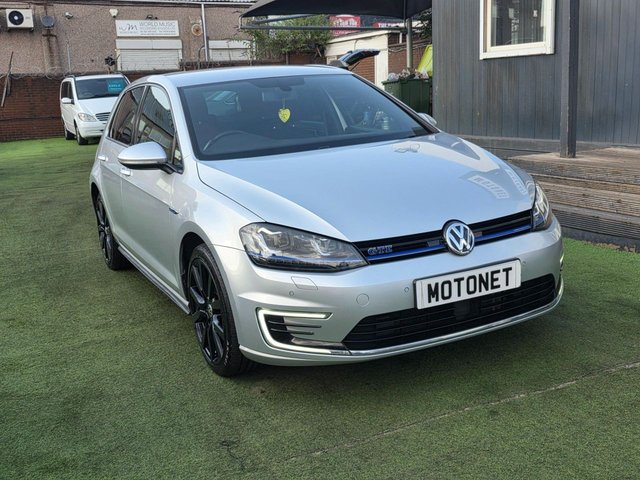 View our VOLKSWAGEN GOLF