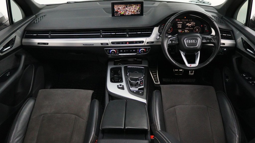 View our AUDI Q7