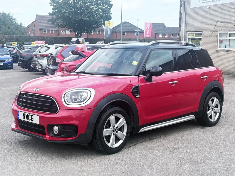 2017 MINI Countryman in red — photo 6 of 24