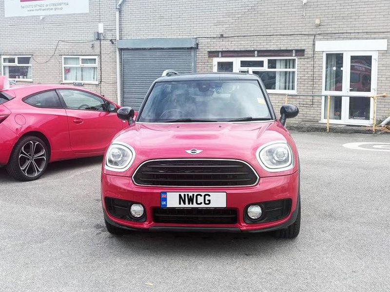 2017 MINI Countryman in red — photo 4 of 24