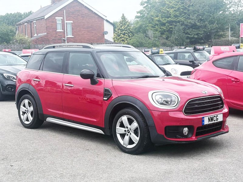 2017 MINI Countryman in red — photo 2 of 24