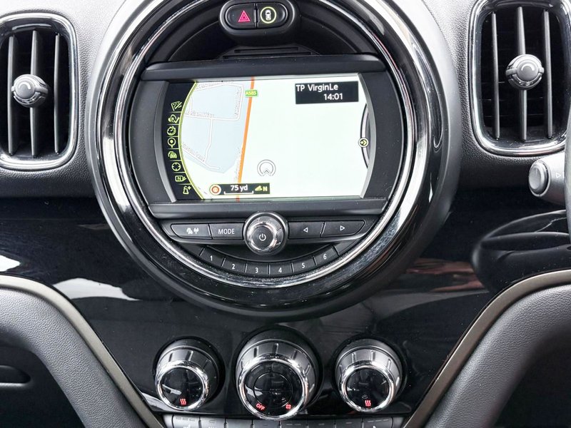 2017 MINI Countryman in red — photo 20 of 24