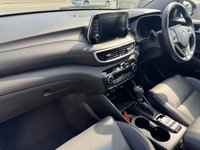 USED 2018 68 HYUNDAI TUCSON 1.6 T-GDi Premium SE SUV 5dr Petrol DCT Euro 6 (s/s) (177 ps) AUTO -- LEATHER -- SUNROOF -- NAV -- CAMERA -- HEATED/COOLED SEATS