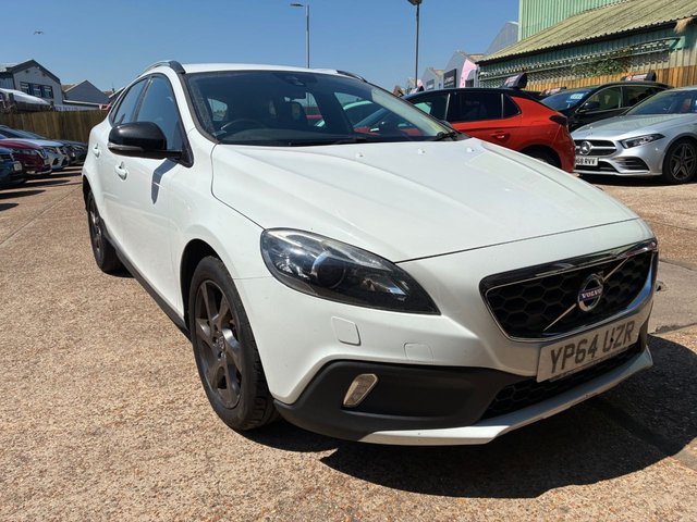 View our VOLVO V40 CROSS COUNTRY