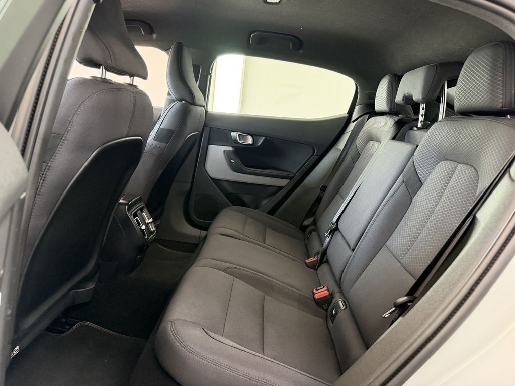 USED 2024 24 POLESTAR POLESTAR 2 Single Motor 69kWh Standard Range Fastback 5dr Electric Auto RWD (272 ps) 