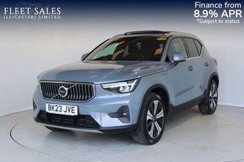 2023 VOLVO XC40