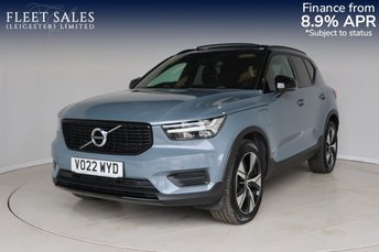 2022 VOLVO XC40