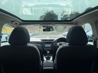 USED 2017 NISSAN QASHQAI 1.2 DIG-T N-Connecta SUV 5dr Petrol Manual 2WD Euro 6 (s/s) (115 ps) ***FULL SERVICE HISTORY - PAN ROOF - SATNAV - REVERSE CAM***