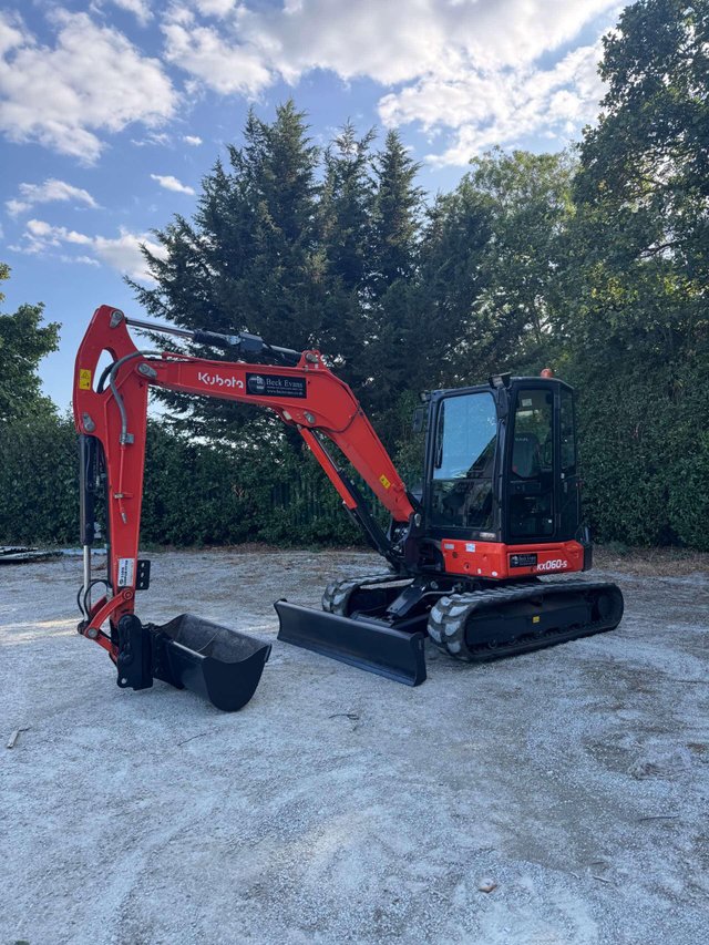 View our KUBOTA KX060-5