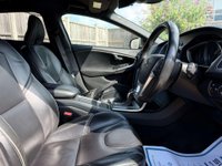 USED 2018 18 VOLVO V40 1.5 V40 R-Design Pro T3 Auto 5dr Full Service History Sat Nav