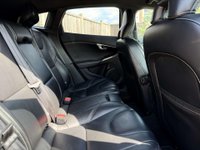USED 2018 18 VOLVO V40 1.5 V40 R-Design Pro T3 Auto 5dr Full Service History Sat Nav