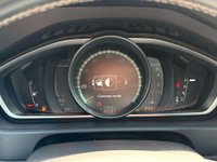 USED 2018 18 VOLVO V40 1.5 V40 R-Design Pro T3 Auto 5dr Full Service History Sat Nav