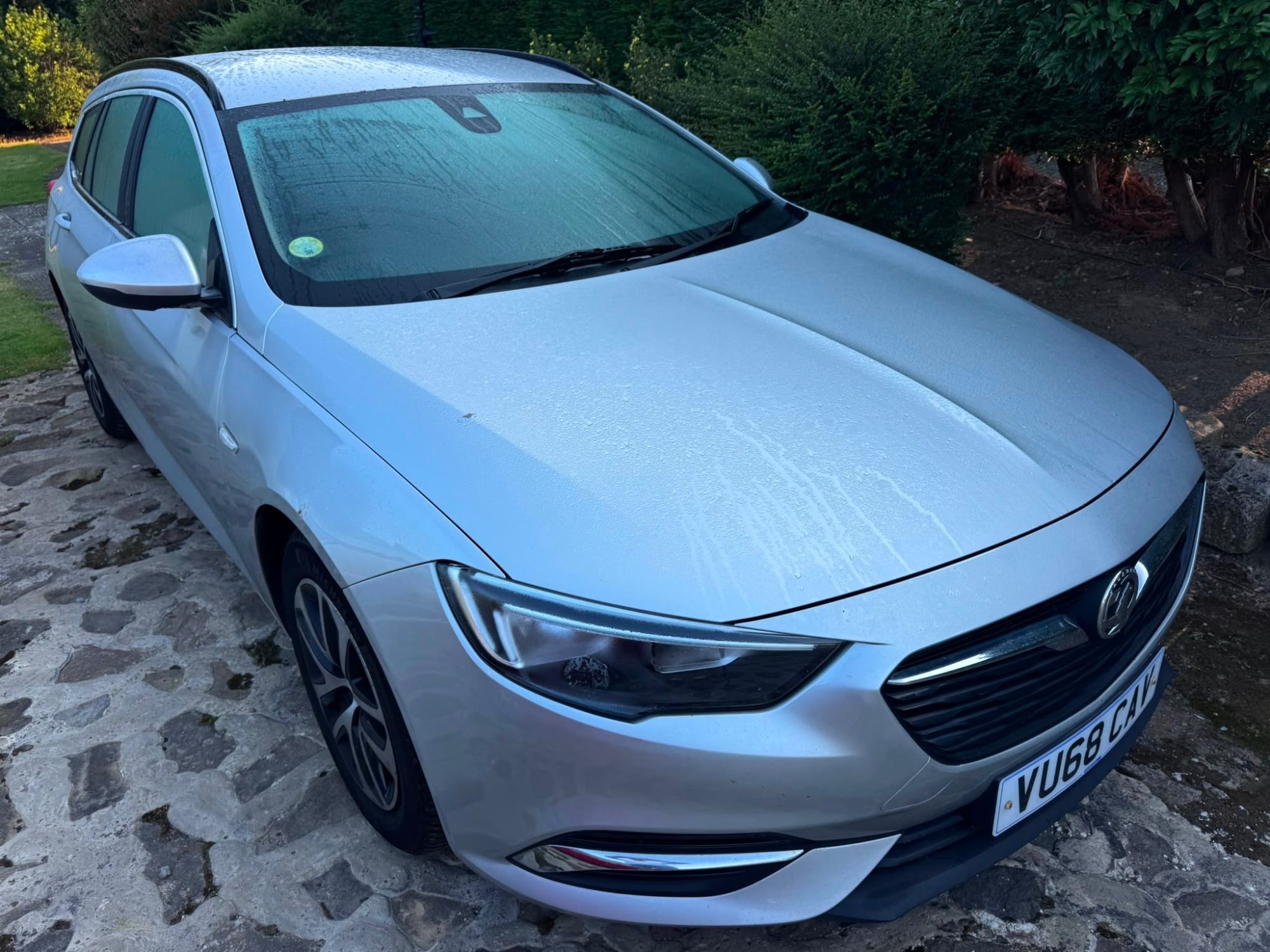 USED 2018 68 VAUXHALL INSIGNIA 1.6 Turbo D ecoTEC BlueInjection Design Nav Sports Tourer 5dr Diesel Manual Euro 6 (s/s) (110 ps) 