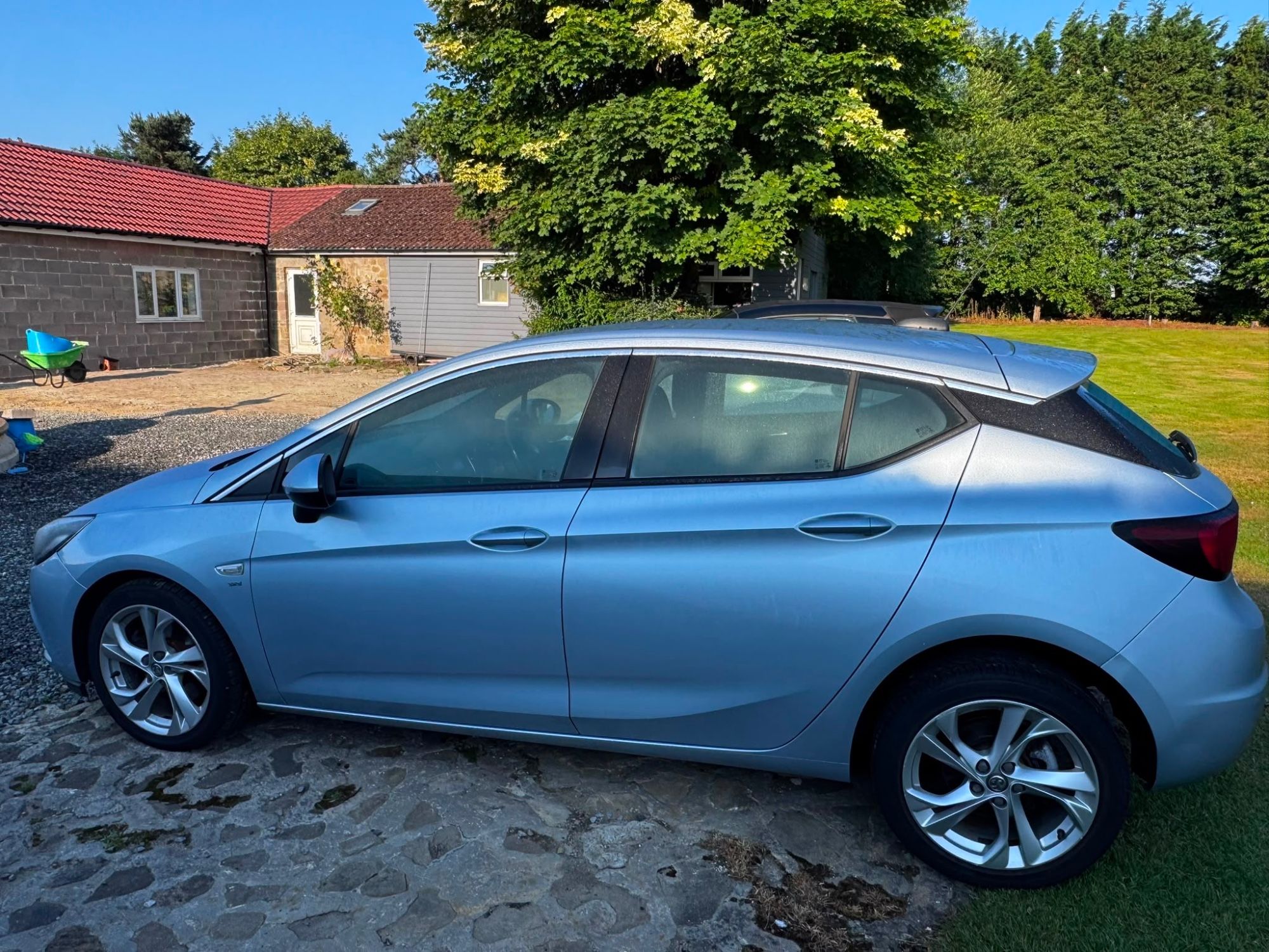 USED 2016 66 VAUXHALL ASTRA 1.6 CDTi BlueInjection SRi Hatchback 5dr Diesel Manual Euro 6 (s/s) (136 ps) 