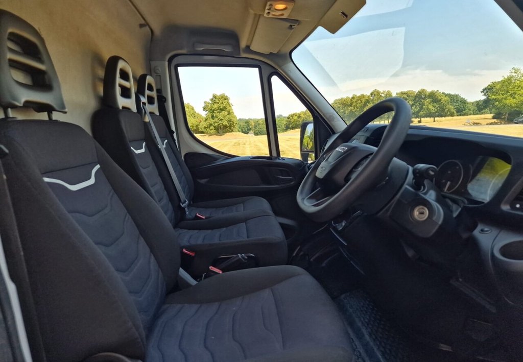 USED 2022 22 IVECO DAILY 2.3D HPI 14V 35S 3520 Panel Van 5dr Diesel Manual MWB H2 Euro 6 (s/s) (136 ps) FINANCE AVAILABLE