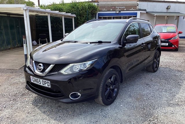 View our NISSAN QASHQAI