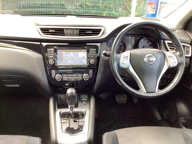 View our NISSAN QASHQAI