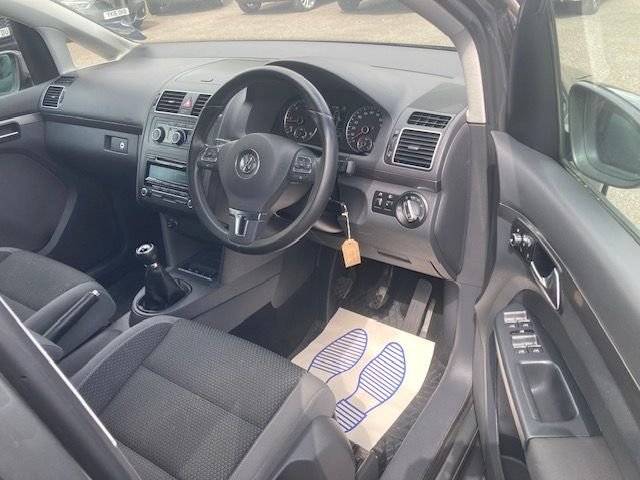 View our VOLKSWAGEN TOURAN