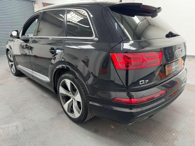 View our AUDI Q7