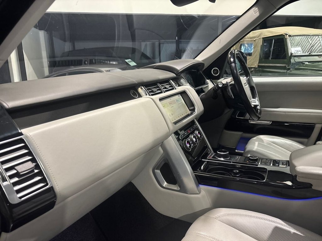 USED 2017 67 LAND ROVER RANGE ROVER 4.4 SD V8 Autobiography SUV 5dr Diesel Auto 4WD Euro 6 (s/s) (339 ps) REAR SCREENS|HUD|WOOD S WHEEL