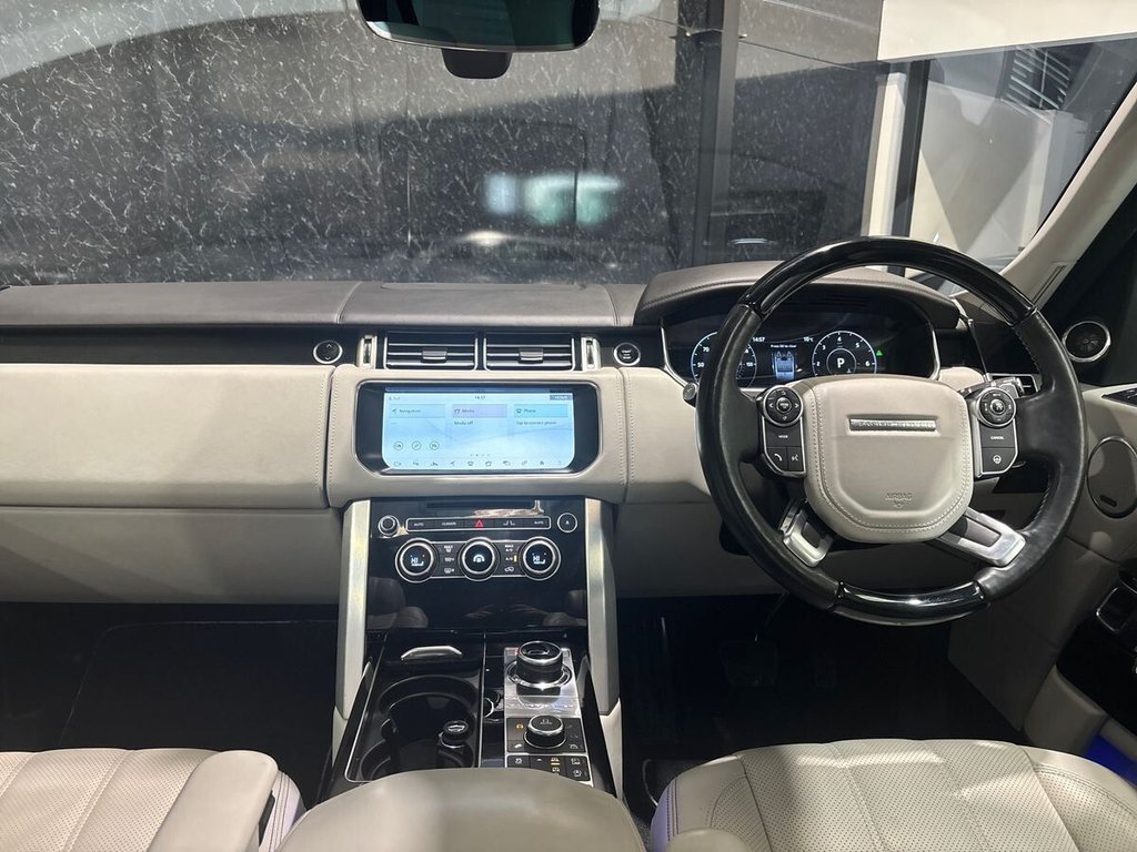 USED 2017 67 LAND ROVER RANGE ROVER 4.4 SD V8 Autobiography SUV 5dr Diesel Auto 4WD Euro 6 (s/s) (339 ps) REAR SCREENS|HUD|WOOD S WHEEL