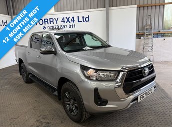 2022 TOYOTA HILUX