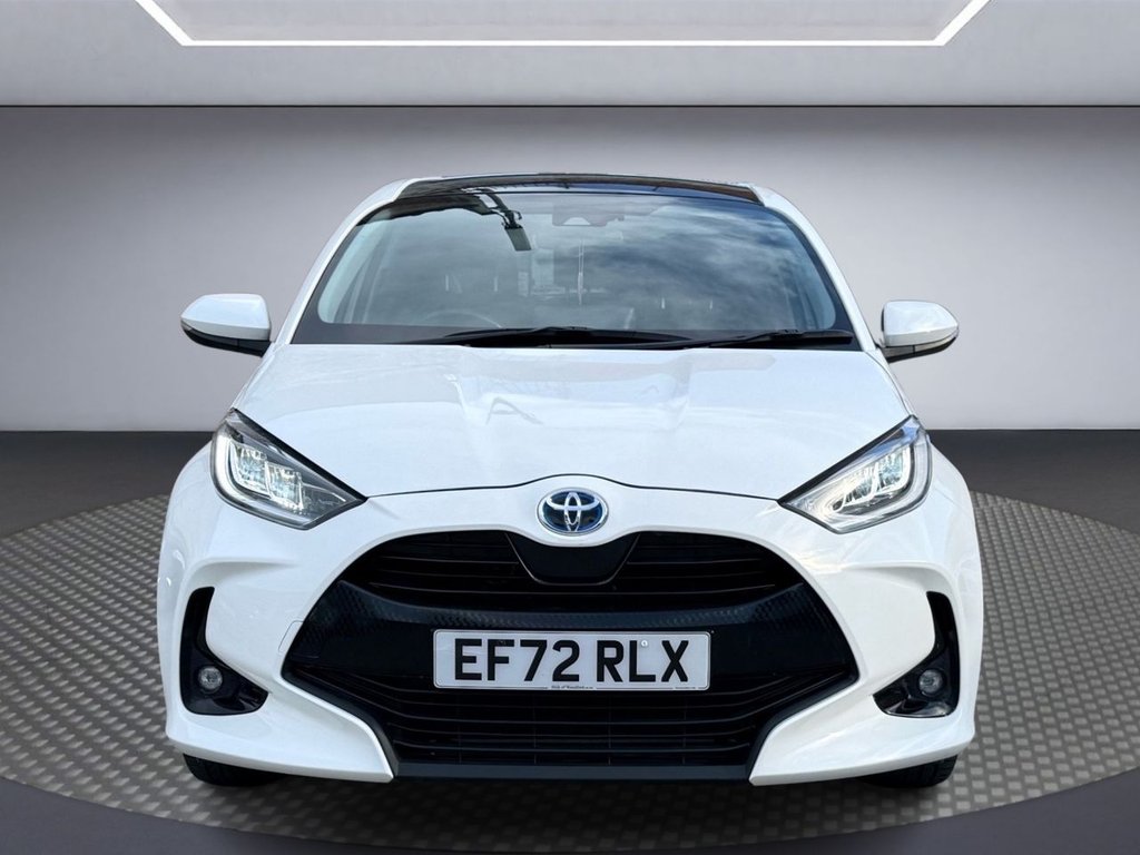 USED 2022 72 TOYOTA YARIS 1.5 VVT-h Design Hatchback 5dr Petrol Hybrid E-CVT Euro 6 (s/s) (116 ps) PAN ROOF+APPLE CARPLAY+R/CAM+XENON