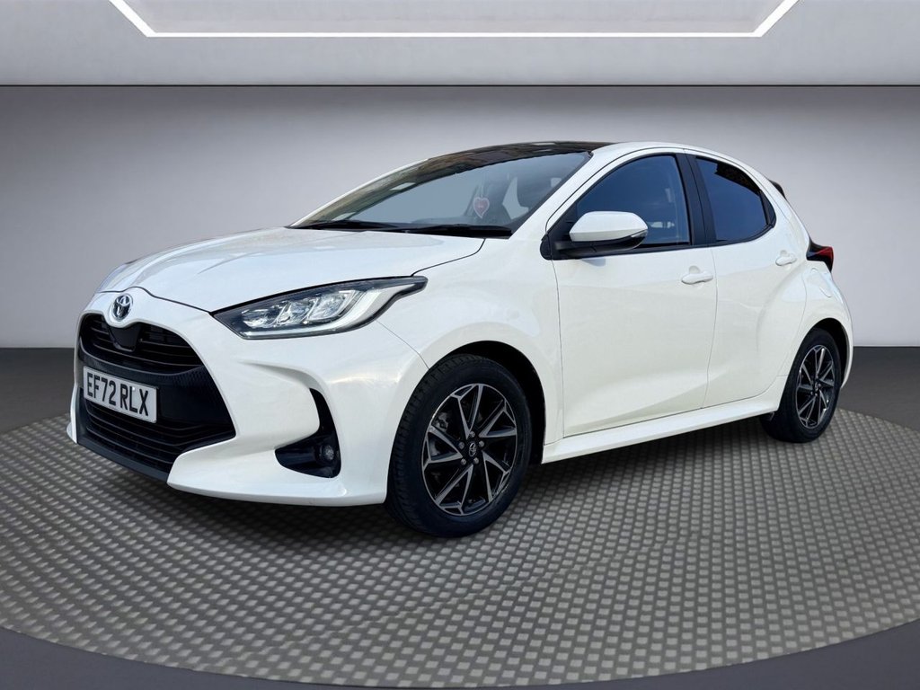 USED 2022 72 TOYOTA YARIS 1.5 VVT-h Design Hatchback 5dr Petrol Hybrid E-CVT Euro 6 (s/s) (116 ps) PAN ROOF+APPLE CARPLAY+R/CAM+XENON
