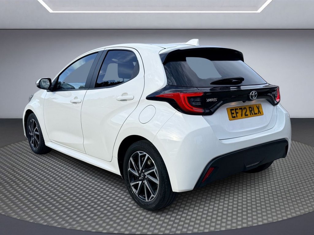 USED 2022 72 TOYOTA YARIS 1.5 VVT-h Design Hatchback 5dr Petrol Hybrid E-CVT Euro 6 (s/s) (116 ps) PAN ROOF+APPLE CARPLAY+R/CAM+XENON