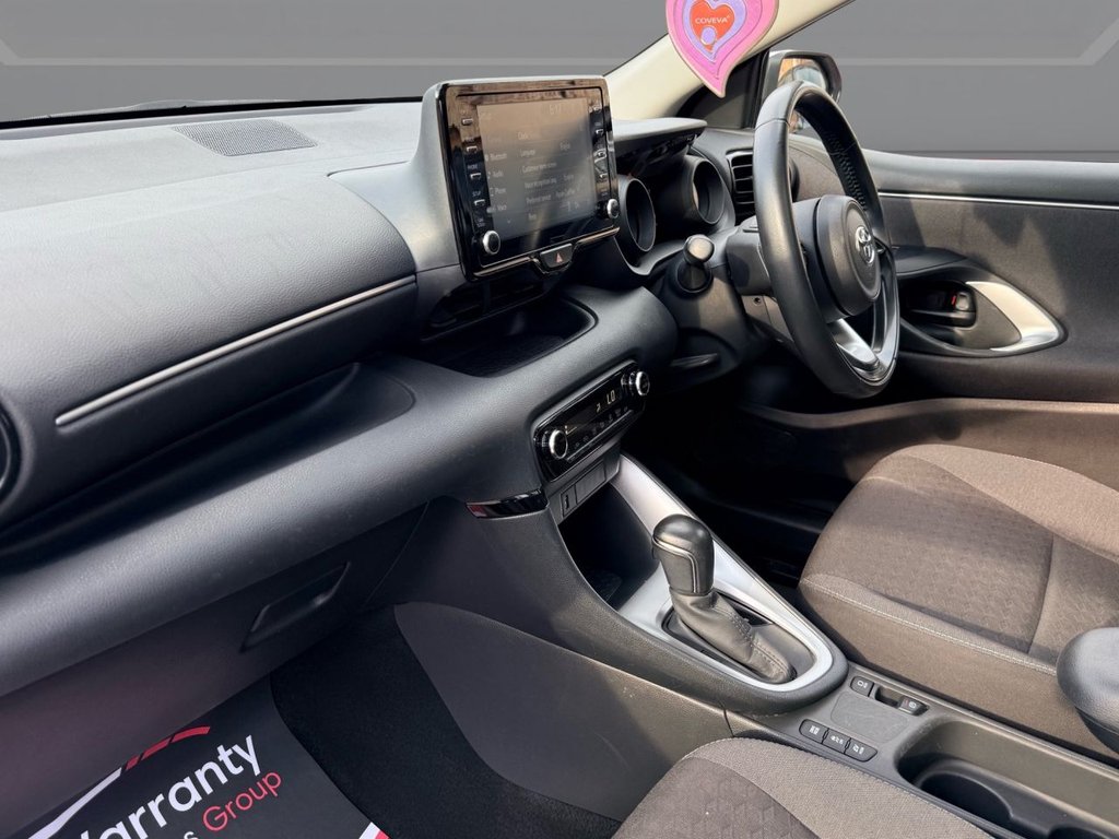 USED 2022 72 TOYOTA YARIS 1.5 VVT-h Design Hatchback 5dr Petrol Hybrid E-CVT Euro 6 (s/s) (116 ps) PAN ROOF+APPLE CARPLAY+R/CAM+XENON
