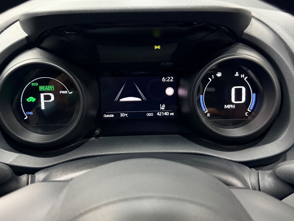 USED 2022 72 TOYOTA YARIS 1.5 VVT-h Design Hatchback 5dr Petrol Hybrid E-CVT Euro 6 (s/s) (116 ps) PAN ROOF+APPLE CARPLAY+R/CAM+XENON