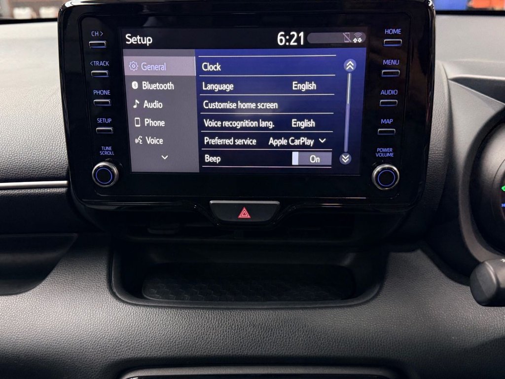 USED 2022 72 TOYOTA YARIS 1.5 VVT-h Design Hatchback 5dr Petrol Hybrid E-CVT Euro 6 (s/s) (116 ps) PAN ROOF+APPLE CARPLAY+R/CAM+XENON